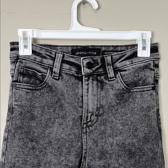 Kendall + Kylie The Icon High Rise Straight Black Denim Jeans 1/25 gray/black - Picture 2 of 7